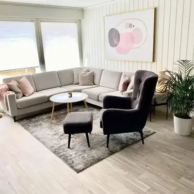 Moderne og sentral leilighet med koselig og privat uteplass!