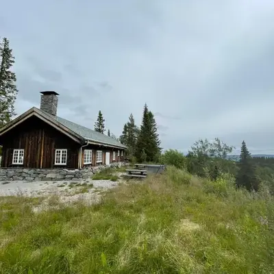 Grindastugu cabin right by Liatoppen Ski Centre.