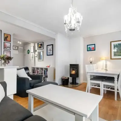 Dinbnb Homes I Family Friendly Home in Historical Sandviken
