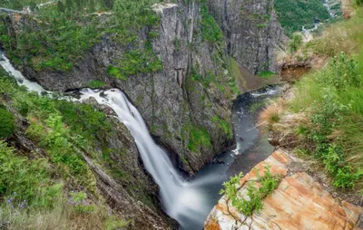 an aerial view of a waterfall in a canyon at 3 Bedroom Nice Home In Vøringsfoss in Maurset