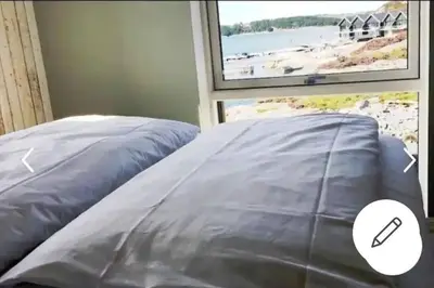 Gallery image of Austefjorden Fjordsuite med Panoramautsikt in Forland