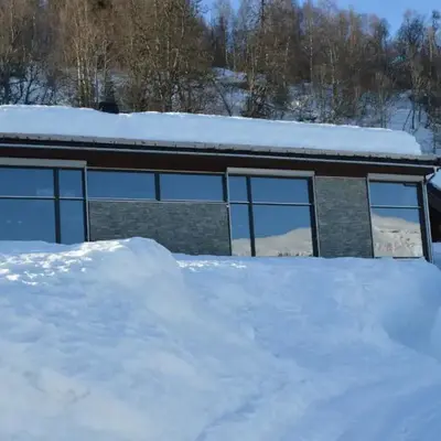 Pow Panorama - High standard Mountain home