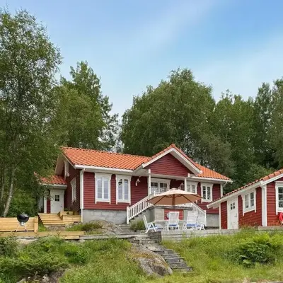 Amazing Home In Eiksund With Kitchen