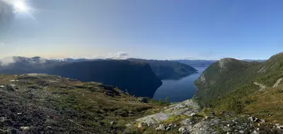 a view of a crater lake from the top of a mountain at Fjordhytte-16 direkt am Sognefjord in Bjordal, mit mietbaren 9,9 PS bis 60 PS Motorbooten in Bjordal