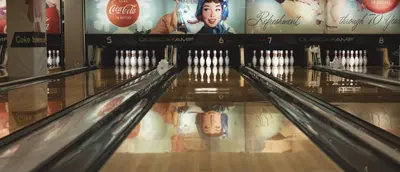 a row of bowling lanes in a store at Koselig fjellhytte i Trysil Ski & Turmuligheter in Trysil