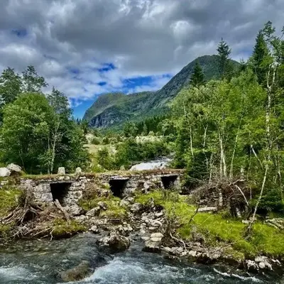 Haukedalen mountain panorama river view