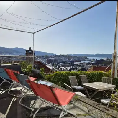 Nydelig hus med privat hage og fantastisk utsikt over Fisketorget
