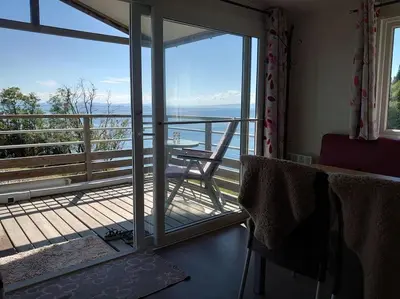 Gallery image of Litj-stua - innholdsrikt minihus med stor utsikt in Røstad