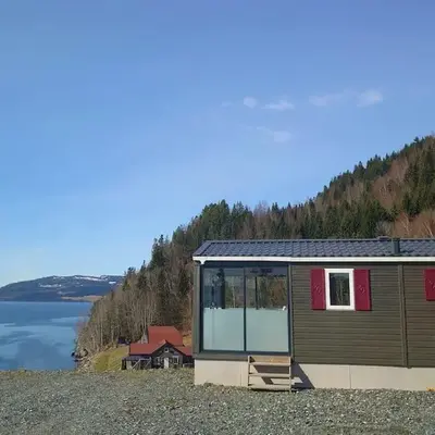 Litj-stua - innholdsrikt minihus med stor utsikt