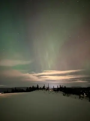 a view of the night sky with a field of snow at HYTTEEVENTYR I VALDRES MED JACUZZI, 5 soverom, alpinbakke og skiløyper like ved! in Aurdal