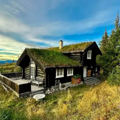 Log cabin in Hafjell with ski in ski out