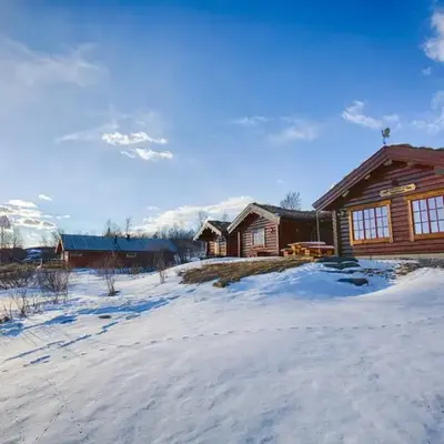 Perfectly Located Timber Cabin For 6-8 Guests