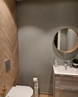 a bathroom with a white toilet and a mirror at Ski-VM i Trondheim 2025, house with 5 big bedrooms in Trondheim