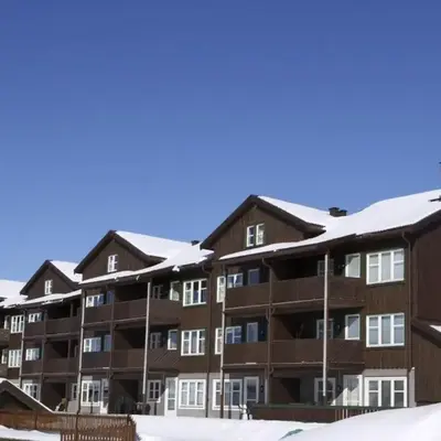 Spacious Stay With 3 Bedrooms And 2 Baths