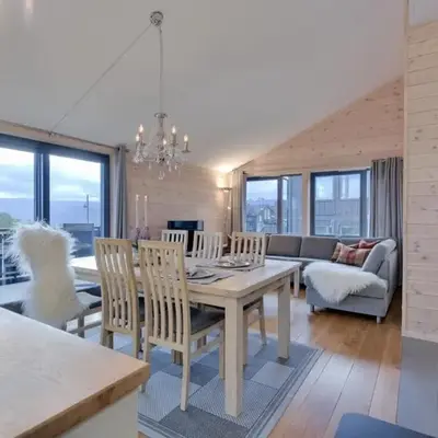 Modern Apartment with 3 Bedrooms and Stunning View