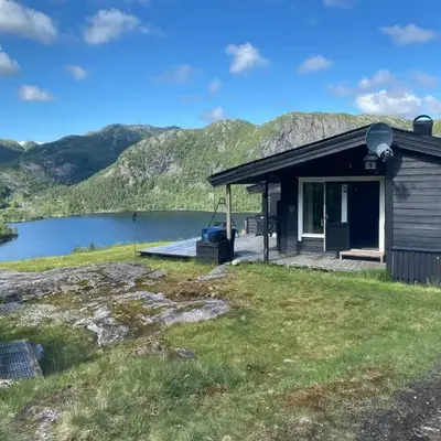 Mountain Cabin With Magical View And Tranquil Lake