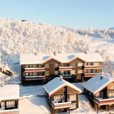 Ski-In Ski-Out Cozy Retreat With Mountain Views