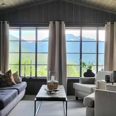 Modern Cabin With Ski Inout In Great Area