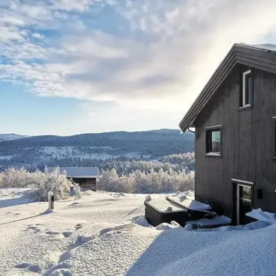 Simple Cabin Life In This Nature Cabin