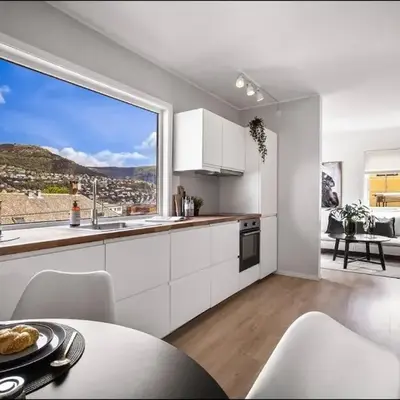 Central 2 story modern apartment