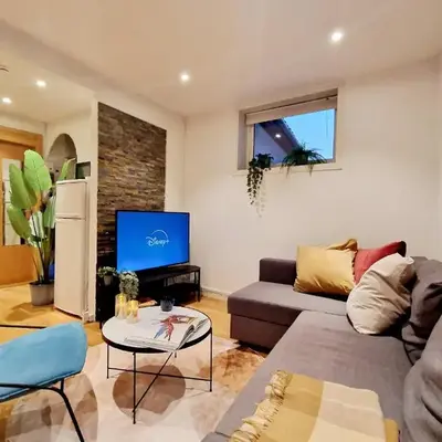City center retreat with king bed