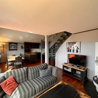 Cozy Top-Floor Apartment With Fireplace And Sauna