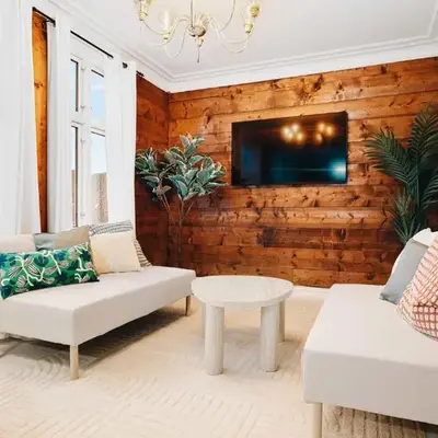 Dinbnb Home - History meets Modern I 3-Story Bergen House