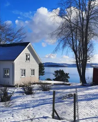 Gallery image of Lovely sea view in modern family house! in Steinkjer