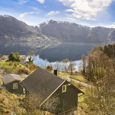 Peaceful Cabin With Spa On Osterøy