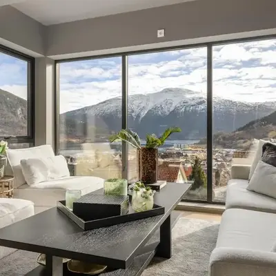 Stunning Views - Free Parking - Luxury - Central