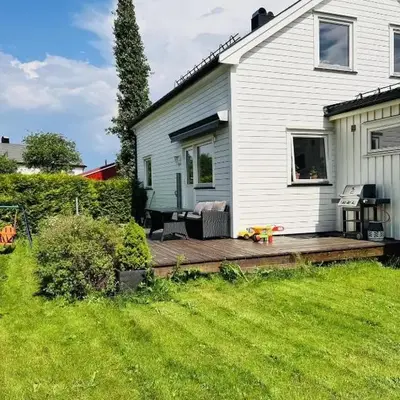 Beautiful spacious home w garden