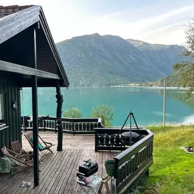 Cabin by Oppstrynsvatnet