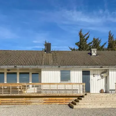 Nice Home In Kverva With Wifi