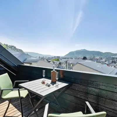 Rom i loftsleilighet med utsikt