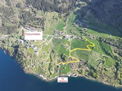 a map of a park with two red arrows at Flo Lake House in Stryn