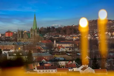 a view of a city with a church at Stor 3-roms leilighet med utsikt in Trondheim