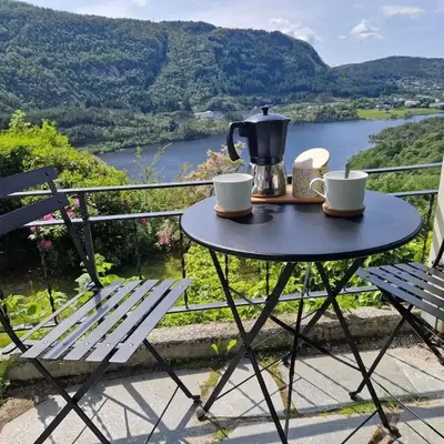 Cozy flat with lake view and 15 min from Bergen
