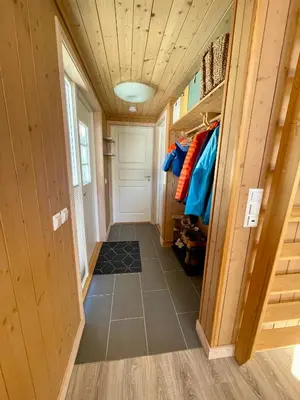 a hallway in a tiny house at Hytte sentralt i Myrkdalen in Vossevangen