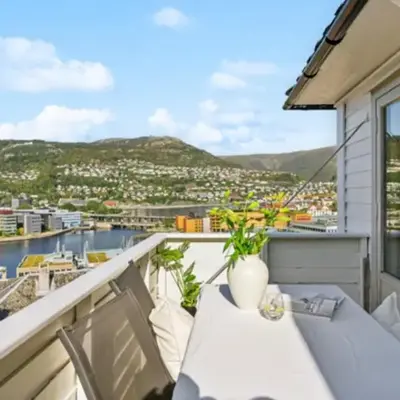 Bright apartment with mountain views
