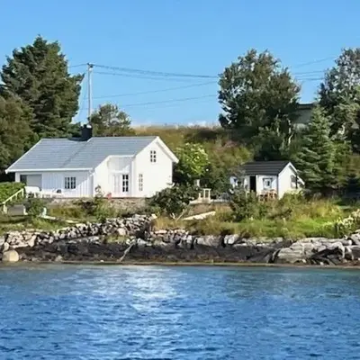 Historic Cabin By The Atlantic Ocean Road