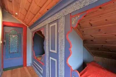 a room with a bed in a play house at Family Cabin For Many In The High Mountains in Hovet