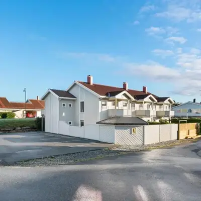 Central Langevåg Family Apartment