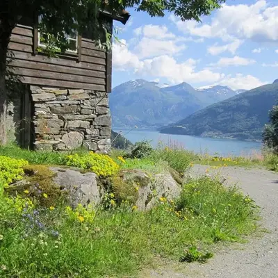 Cozy Nordfjordstove In The Heart Of Stryn