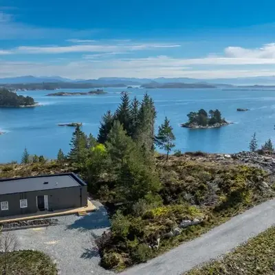 Ny feriehytte i skjærgården