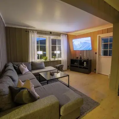 Cozy house with free parking on the premises