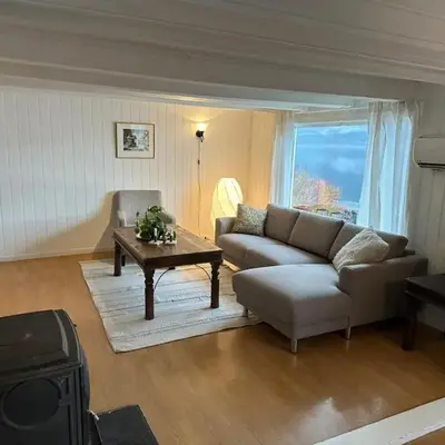 Sauda 4 bedrooms near skiing with view of fjord