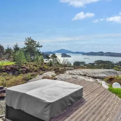 Beautiful Home In Fitjar With House Sea View