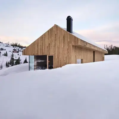 Architect-Designed Cabin With Lake Mylla Views