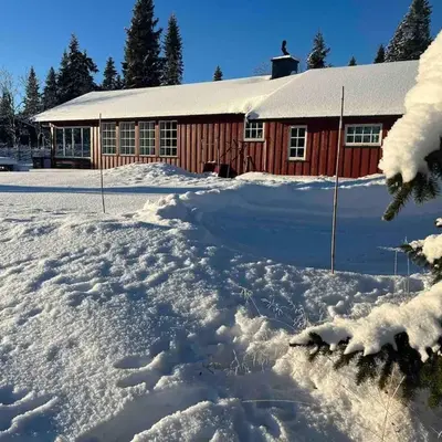 Very central and by the lake Sjusjøen