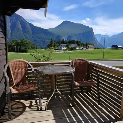 Mountain view cabin